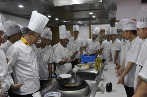 大地億仁 名廚走邊防 傳經到基層